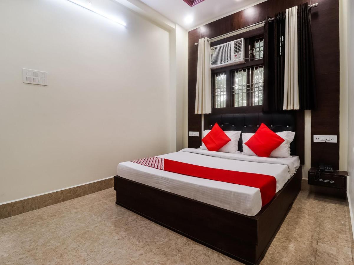 Oyo 72429 New Abhinandan Hotel Amroha Eksteriør billede