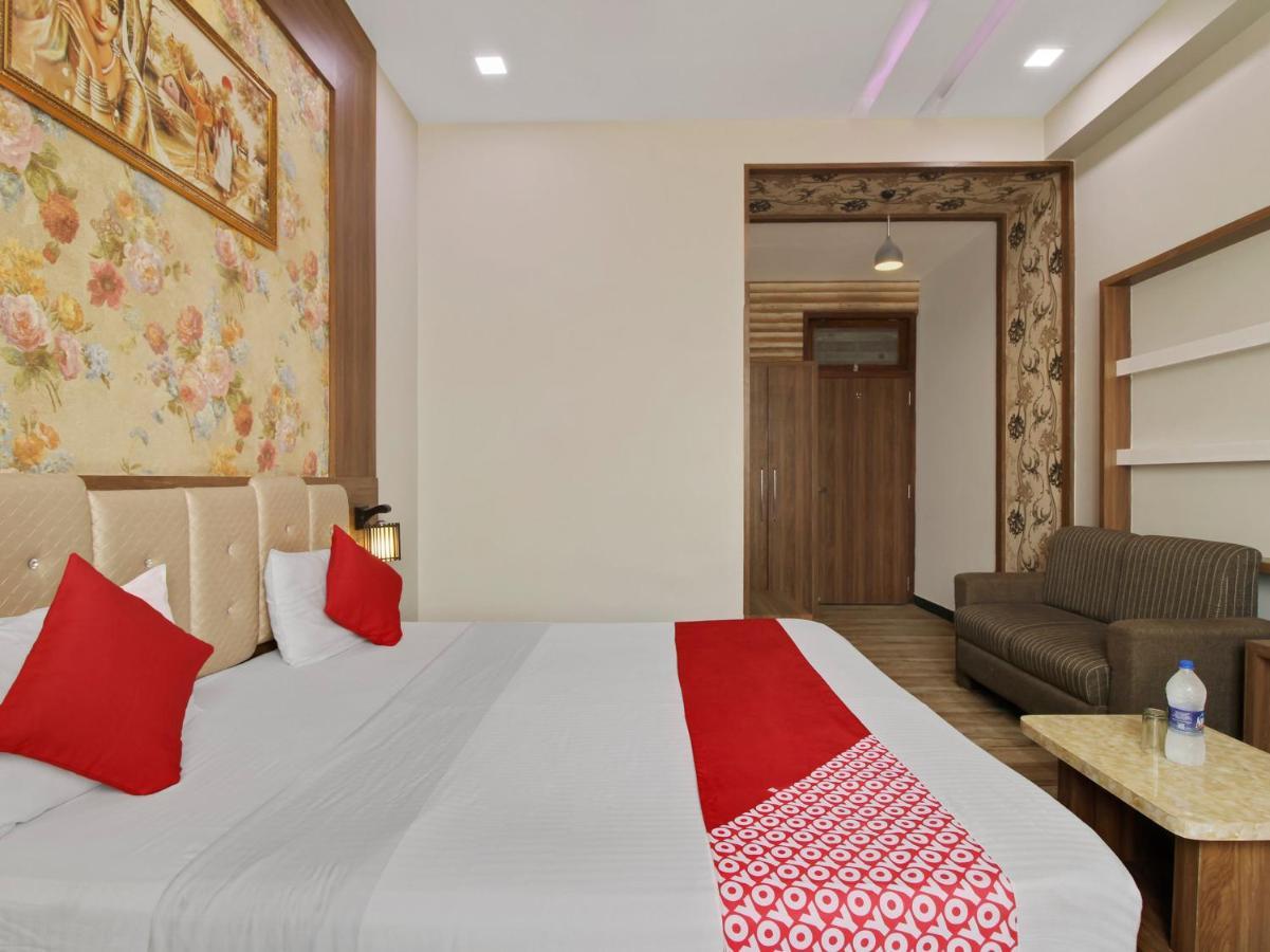 Oyo 72429 New Abhinandan Hotel Amroha Eksteriør billede