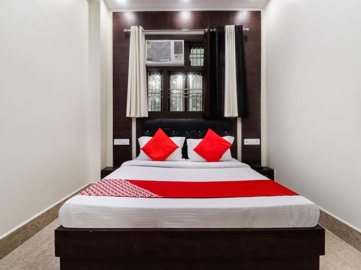 Oyo 72429 New Abhinandan Hotel Amroha Eksteriør billede