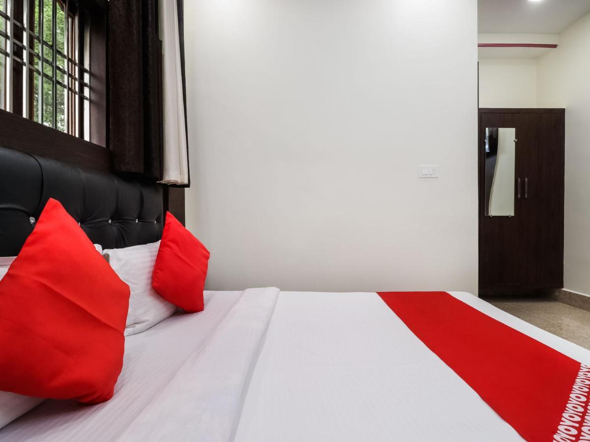 Oyo 72429 New Abhinandan Hotel Amroha Eksteriør billede