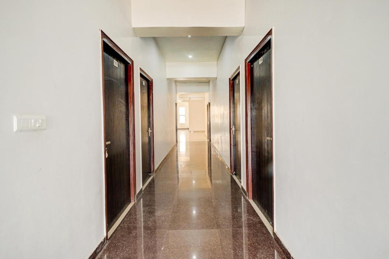 Oyo 72429 New Abhinandan Hotel Amroha Eksteriør billede