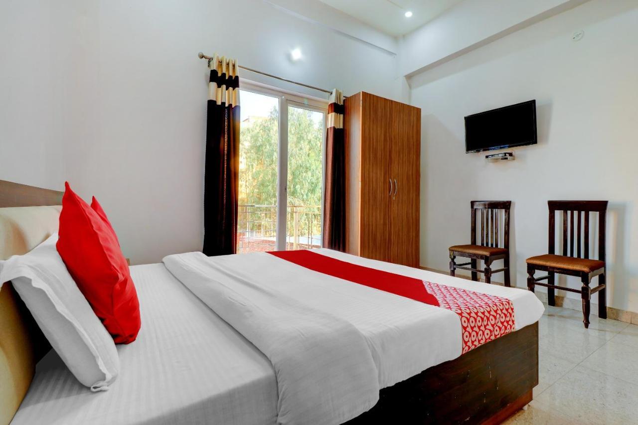 Oyo 72429 New Abhinandan Hotel Amroha Eksteriør billede