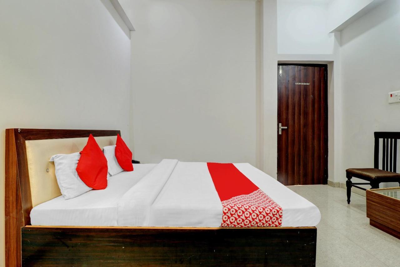 Oyo 72429 New Abhinandan Hotel Amroha Eksteriør billede