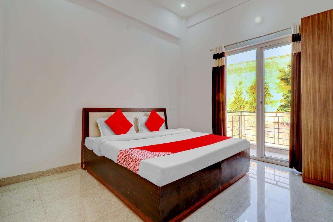 Oyo 72429 New Abhinandan Hotel Amroha Eksteriør billede