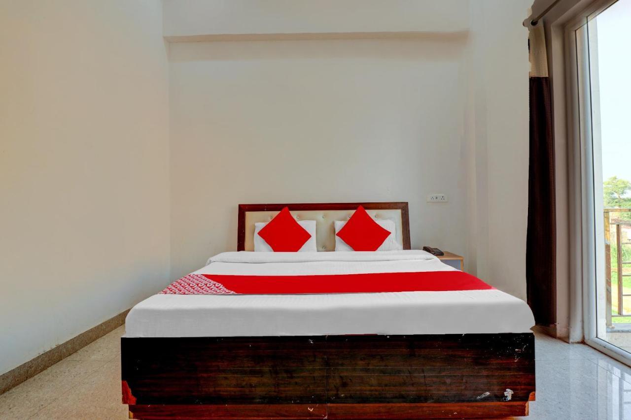 Oyo 72429 New Abhinandan Hotel Amroha Eksteriør billede