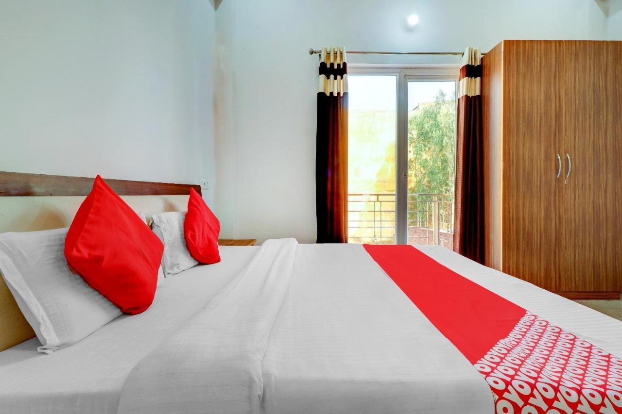 Oyo 72429 New Abhinandan Hotel Amroha Eksteriør billede