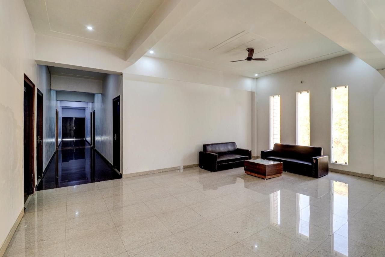Oyo 72429 New Abhinandan Hotel Amroha Eksteriør billede