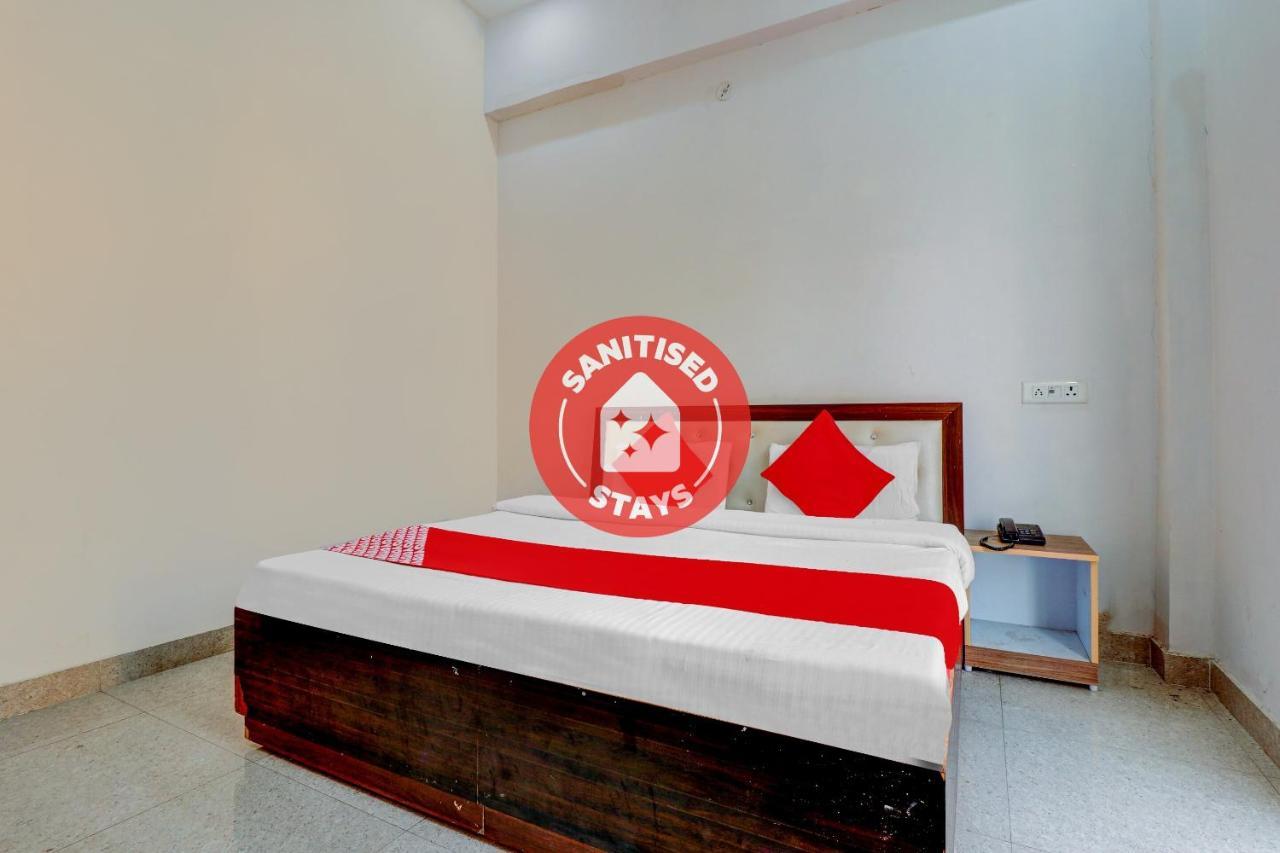 Oyo 72429 New Abhinandan Hotel Amroha Eksteriør billede