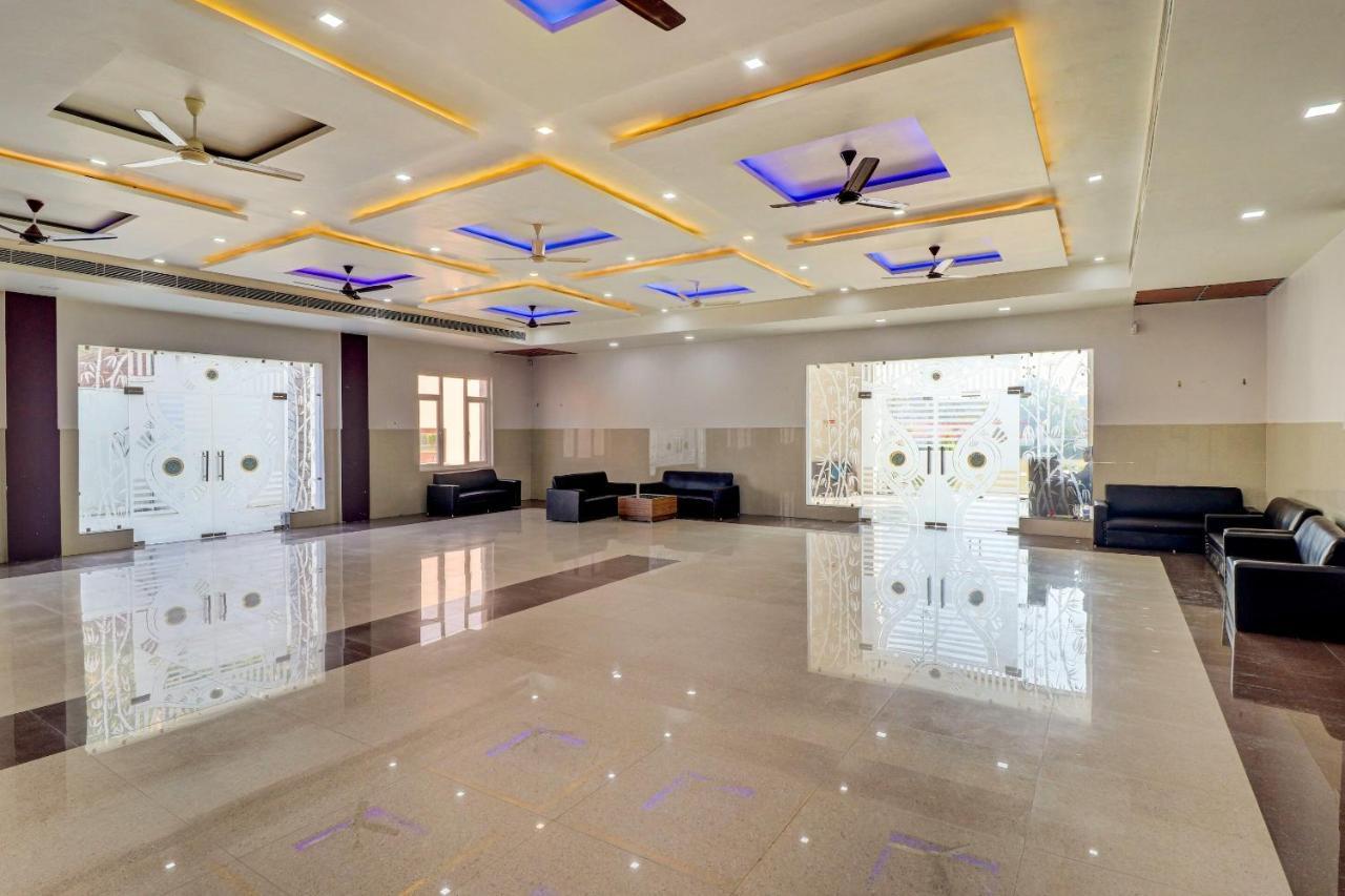 Oyo 72429 New Abhinandan Hotel Amroha Eksteriør billede