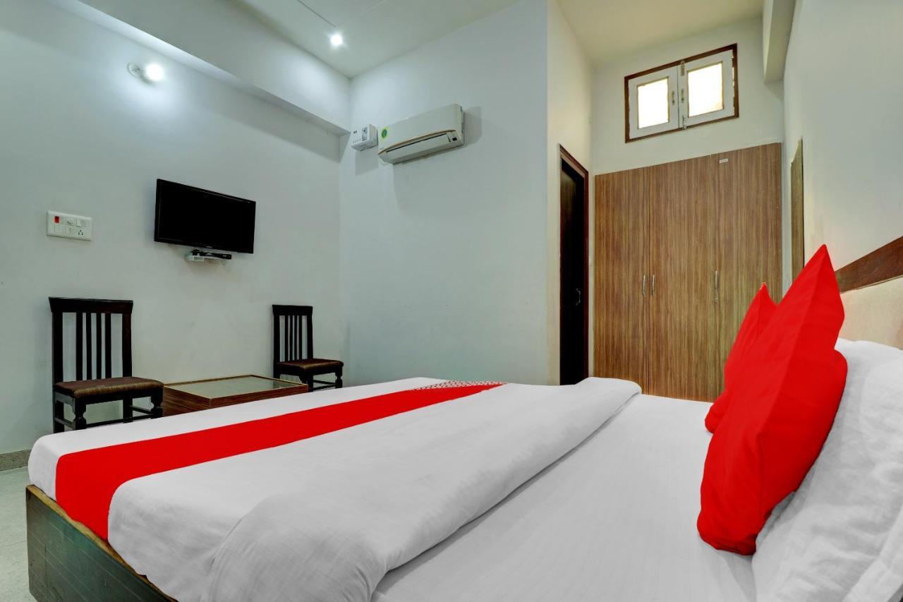 Oyo 72429 New Abhinandan Hotel Amroha Eksteriør billede